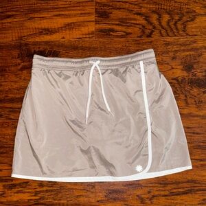 Athleta Taupe + White Trim Skort Women’s Khaki Athletic Skirt Built-in Shorts